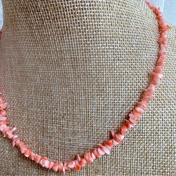 Vintage Y2K coral pink natural shell‎ necklace - Picture 5 of 6